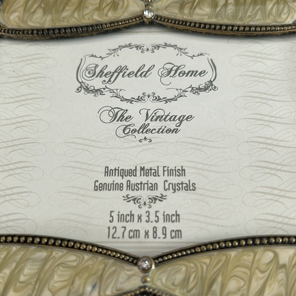 Sheffield Home The Vintage Collection Austrian Crystals 5”x 3.5” Photo Frame - Picture 2 of 12